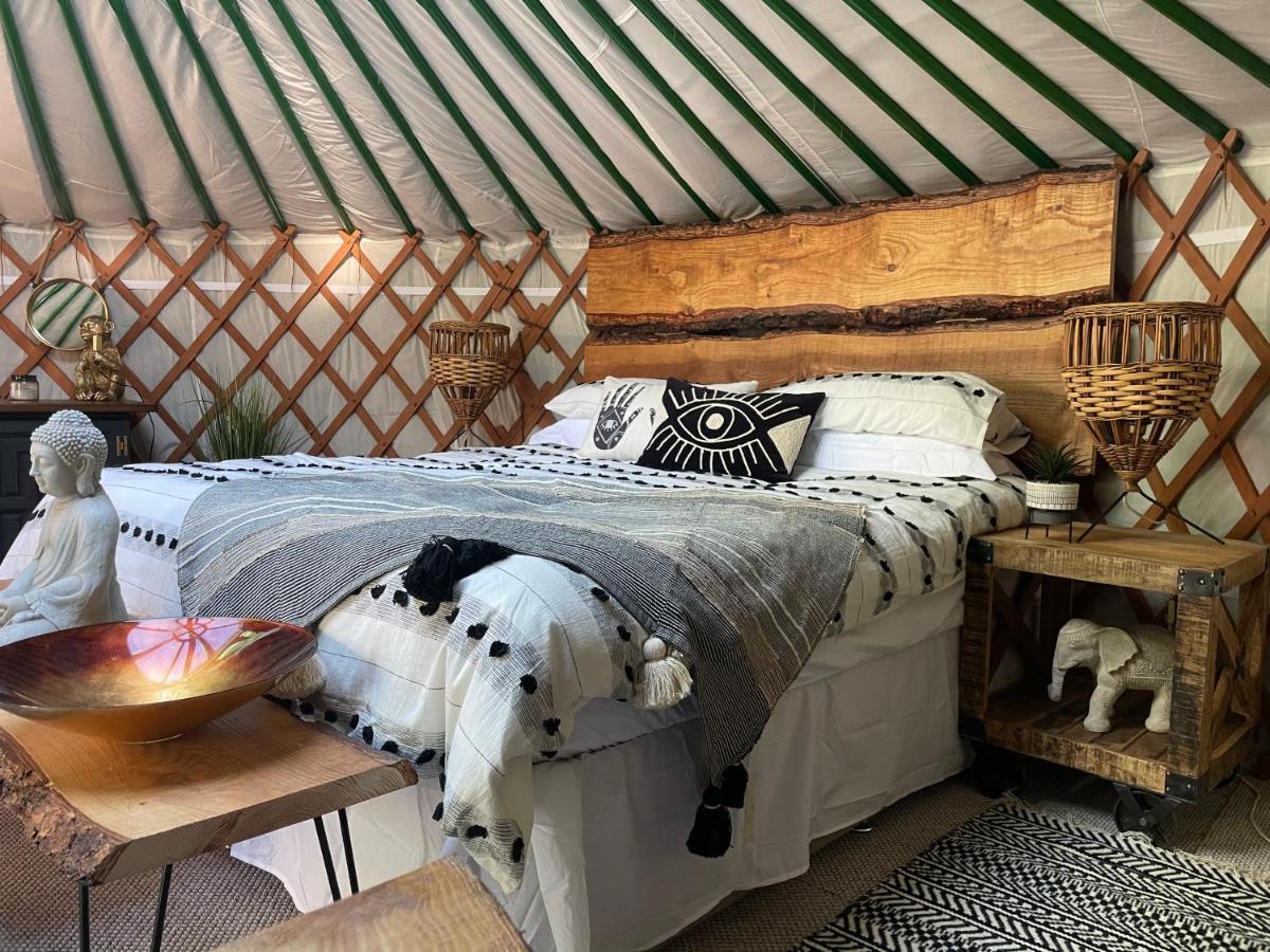 فندق Chwilogفي  O Dan Y Coed Luxury Yurt With Hot Tub المظهر الخارجي الصورة