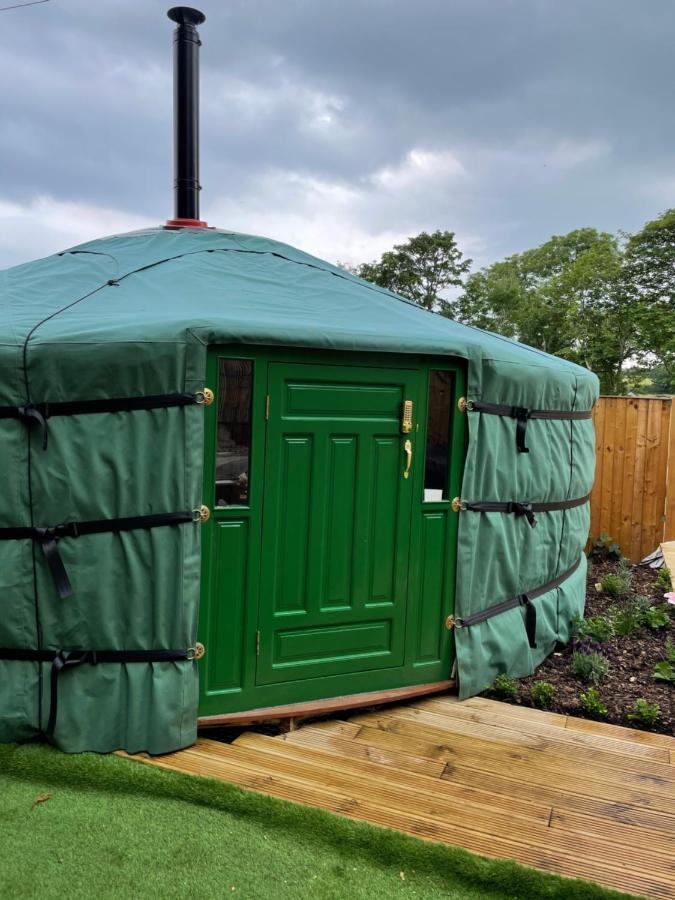 فندق Chwilogفي  O Dan Y Coed Luxury Yurt With Hot Tub المظهر الخارجي الصورة